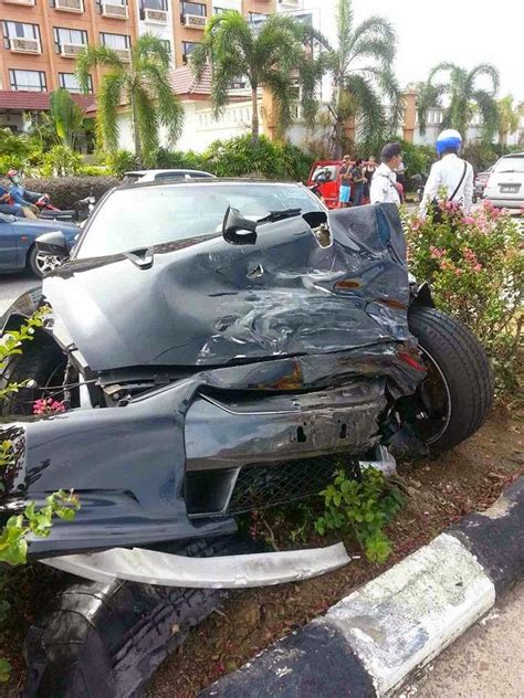 Cara beli, tender atau bida no plat kenderaan secara online melalui jpjebid nombor plat kenderaan yang menarik dan istimewa kini mendapat tempat dalam kalangan pemilik kereta. ANAK SAUDARA SULTAN TERENGGANU KEMALANGAN - INFOKINI