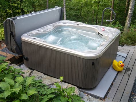 Keeping Your Hot Tub Clean All Year 5 Easy Steps Workshopedia