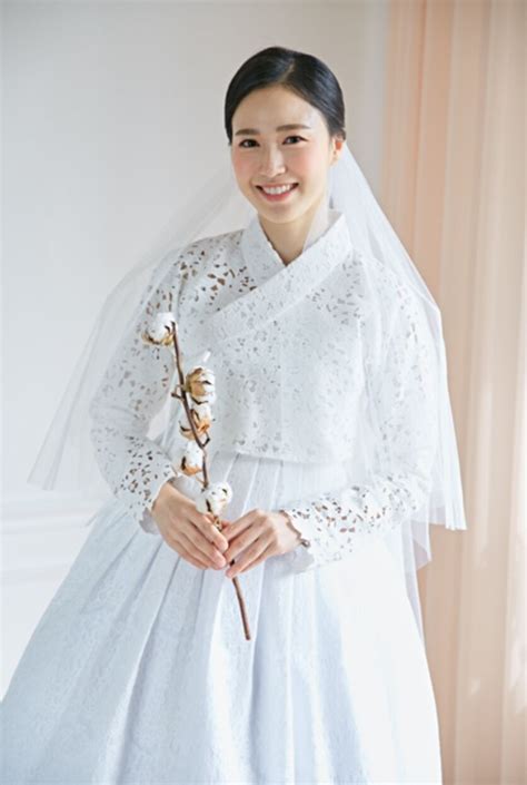 Korea Traditional Costume Hanbok For Wedding White Dress