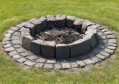 Welche steine zum mauern am besten geeignet sind, hängt von den anforderungen ab, die an das mauerwerk gestellt werden. Welche Steine für die Feuerstelle? | Grillforum und BBQ ...