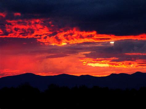 Red Sunset Over Santa Fe New Mexico The Reds And Oranges Flickr