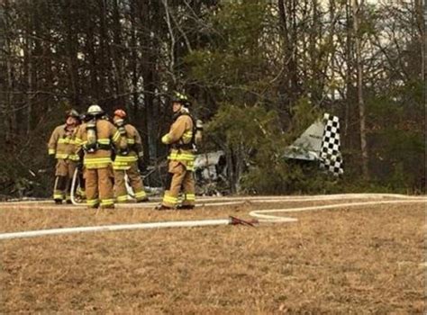 Witnesses Help Rescue Pilot 84 From Fiery Plane Crash Cbs News