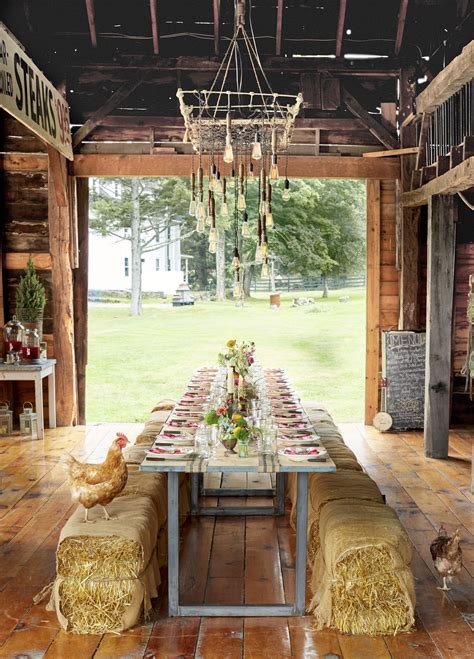 Every Country Girl Will Fall Over When They See the Inside of This Barn