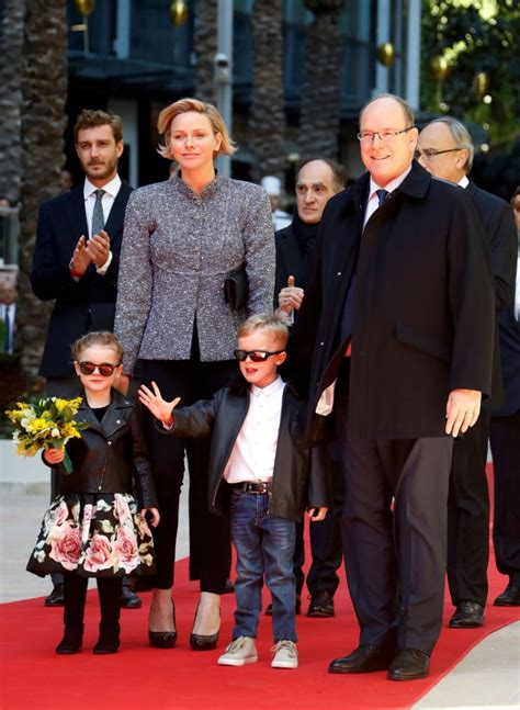 Princess charlene of monaco, the wife of prince albert of monaco, told south africa radio 702's host mandy wiener that she expects to leave south the family previously visited south africa in early june. Caras | Los hijos de Alberto y Charlene de Mónaco enamoran ...