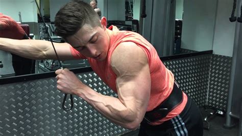 Single Arm Cable Tricep Extension