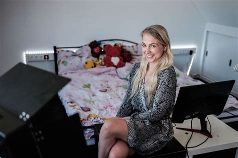 Achterhoekse Webcamgirl Elise Is Enorme Hit Op Onlyfans En Verdient Jouw Jaarsalaris In Maand