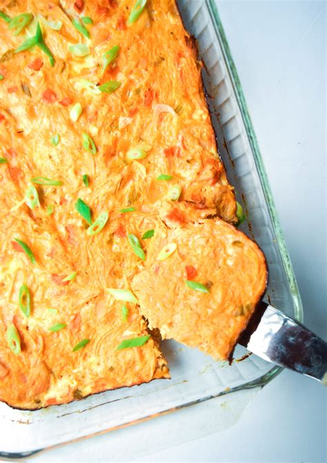 A meal prep recipe doesn't get any better than that! Buffalo Chicken Casserole (Whole30 Paleo) | tastythin