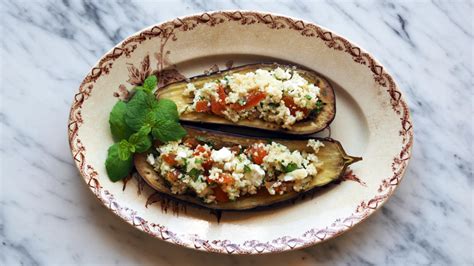 See more ideas about moroccan couscous, couscous, recipes. Fylt aubergine med couscous | Oppskrift i 2020 ...