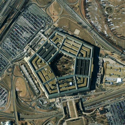 Where Is The Pentagon In Relation To The White House