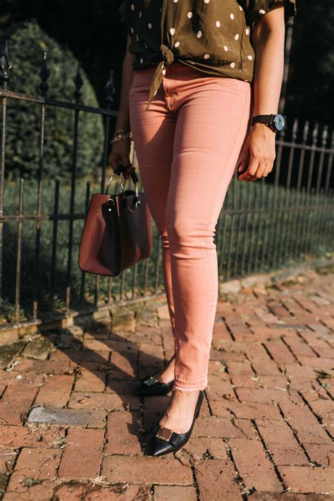 5 Casual And Colorful Pink Jeans Outfits Fashion Dreaming Loud