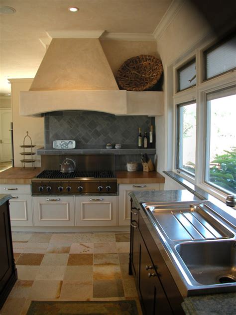 World kitchen cabinets and vanities corporation. Old World Style Kitchens
