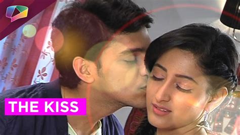 Aryan Kisses Sanchi In Ek Rishta Sanjhedari Ka YouTube
