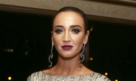 Katja buzova is on facebook. Бузова познакомила родителей с блогером Dava — www.wday.ru
