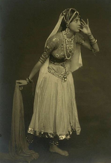 Dancer India Vintage India Indian Aesthetic Indian Women