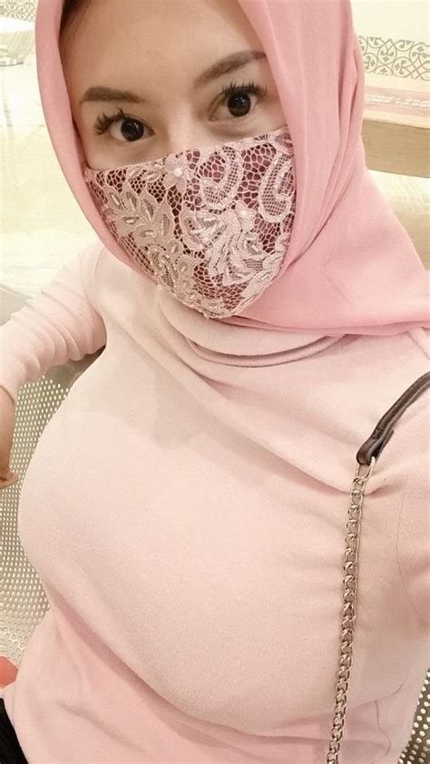 Pin By Maya Kimochi On Hijab Stylist Fashion Busty Girl Fashion Beautiful Hijab
