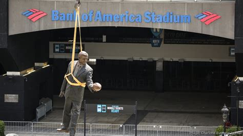 Photos Carolina Panthers Take Down Statue Of Founder Jerry Richardson