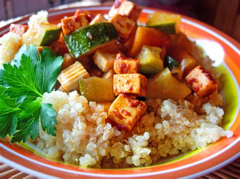 Interestingly, both these foods look so similar when they are cooked, but the differences will leave you amazed. Couscous quinoa et tofu | webecologie