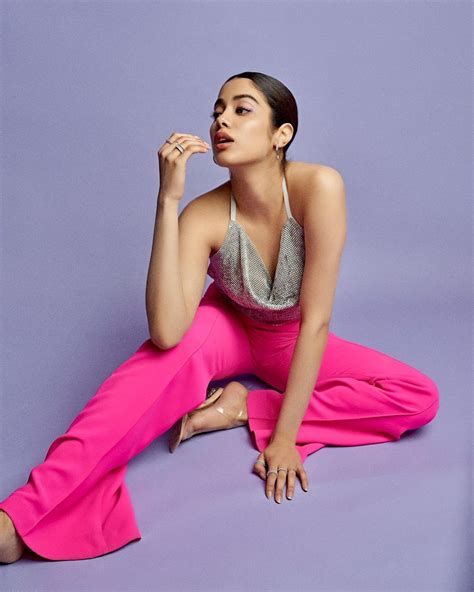 Janhvi Kapoor Flaunts Her Sexy Back 1