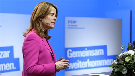 En juin, le peuple suisse sera face à son destin pour une votation historique : Les délégués du PLR apportent leur soutien à la loi sur le ...