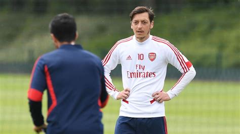 Deneyimli teknik adam, i̇ki tarafın da artık önüne bakması gerek. Özil-Ausbootung: Berater attackiert Arteta - Eurosport