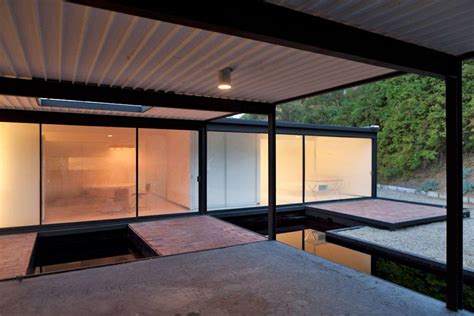 Heres Pierre Koenigs Case Study House 21 Filled With Smoke Case