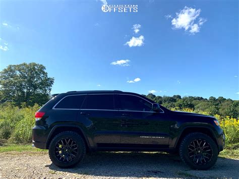 2015 Jeep Grand Cherokee V Rock Recoil Rough Country Custom Offsets