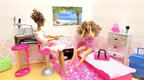 Barbie And Sister Morning Routine Pink Bedroom Bathroom Back To School Playing With Dolls
