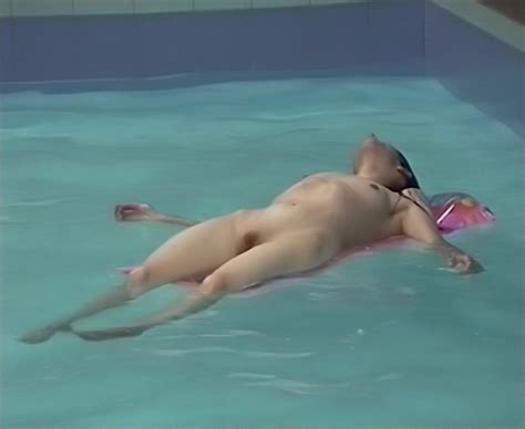 I See Your Pussy Nude At Pool Eporner