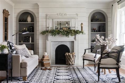 Joanna and her husband had worked on more than 100 homes. Design Tips from Chip & Joanna Gaines' Fixer Upper - Scene ...