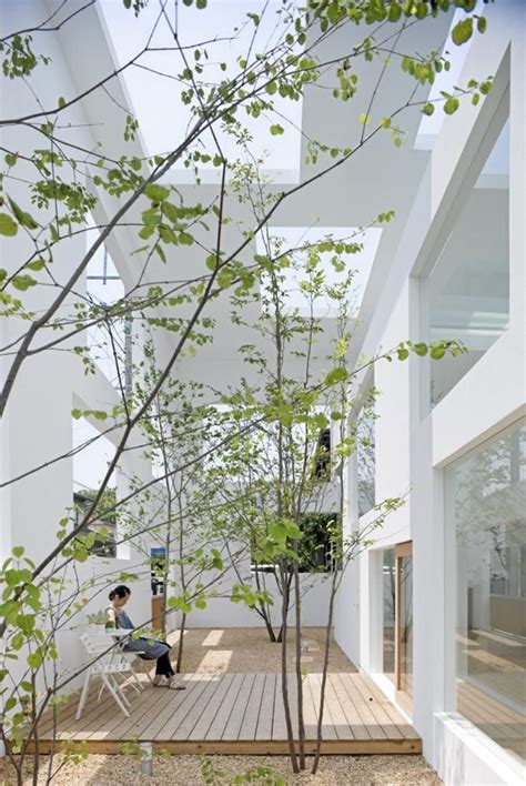 Gardens and landscaping / asian style. 15 Cozy Japanese Courtyard Garden Ideas | HomeMydesign