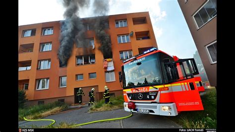 Požár se obešel bez zranění, příčina jeho vzniku je v šetření. Požár bytu, Ostrava-Dubina, 16.6.2015 - YouTube