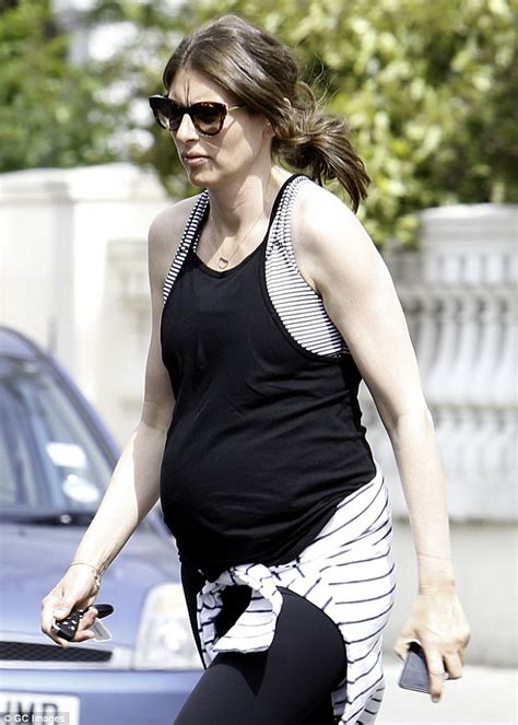 Jamie Olivers Wife Jools Stays In Shape During Fifth Pregnancy Daily Mail Online