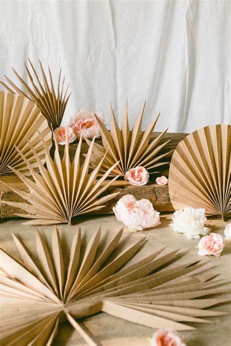 Best Fronds Forever: DIY Dried Paper Palm Leaf | Paper flowers, Palm