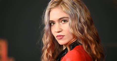 6 hours ago · grimes and azealia banks had a very public argument in 2018, after banks made some suggestions about grimes' partner, tech mogul elon musk. Grimes a trouvé la solution pour travailler pendant sa ...