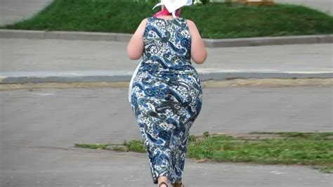 Wide Hips Woman Heavy Wobble Cute Women On The Street