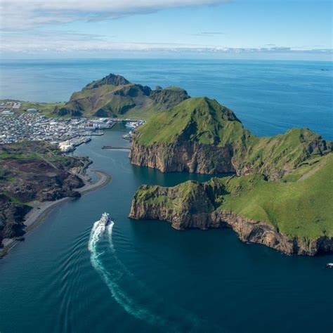 Innsiglingin í Vestmannaeyjum Visit South Iceland