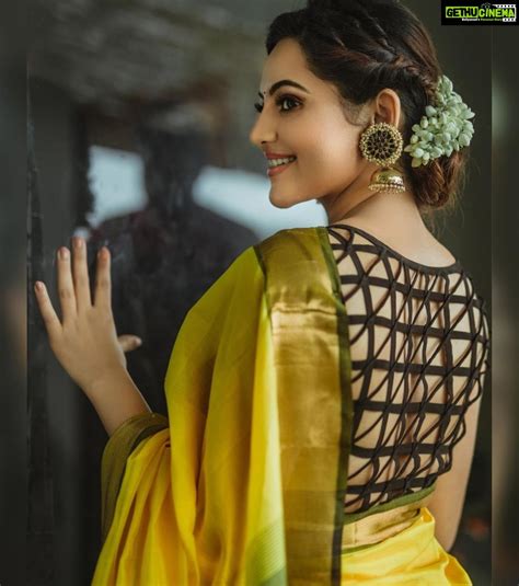 Actress Athulya Ravi Hd Photos And Wallpapers December 2021 Gethu Cinema