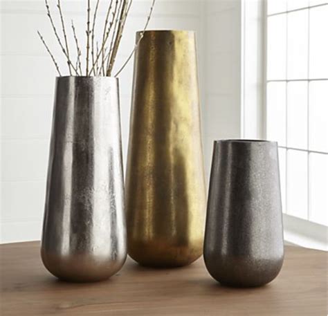 Pin By Yasmine Jackson On Shelving Interior Metal Vase Silver Vase