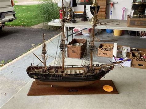 WOODEN H MS BOUNTY HANDMADE MODEL SHIP Currie Auction Service