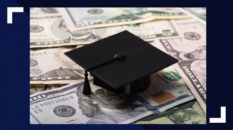 Current undergraduate and postgraduate students can also apply for the scholarship. Huntington Bank to offer $200,000 scholarship to UT ...