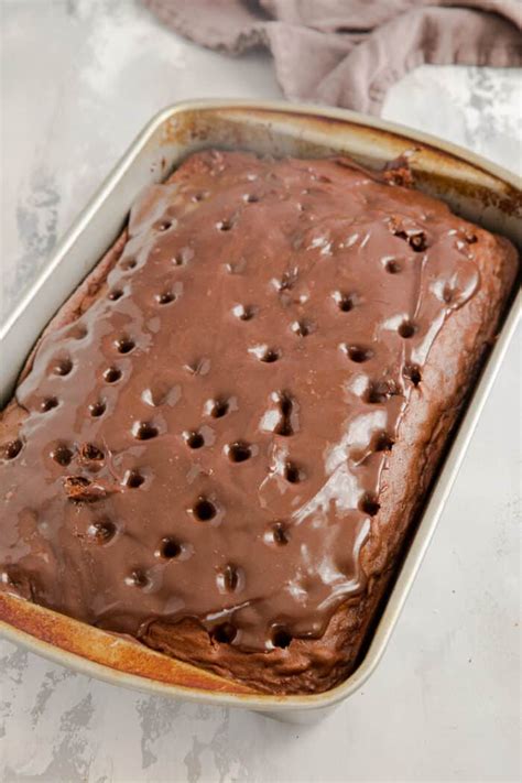 Hot Chocolate Poke Cake Recipe Lemonsforlulu Com