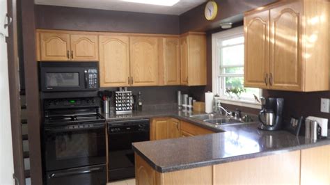 Shapely Kitchen Paint Colors With Honey Oak Cabinets | Swing Kitchen