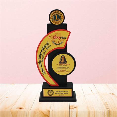 Customized Wooden Momento Award For All Kind Of Appreciation