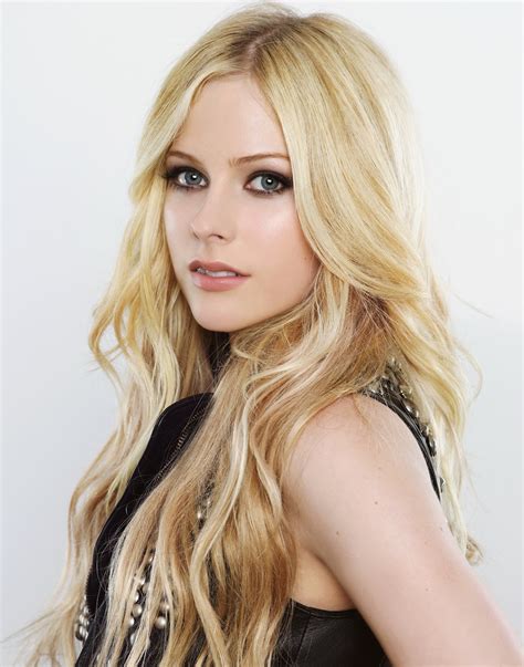 Avril Lavigne Hairstyles Hair Fashion 2012