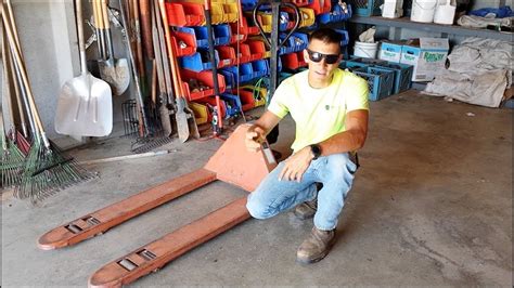 Start studying pallet jack safety. HOW TO USE A PALLET JACK! - YouTube