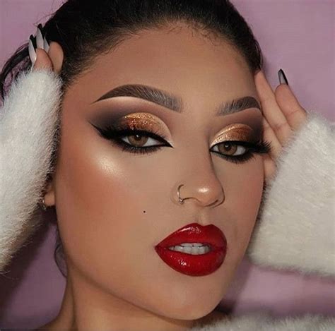 Mesmerizing New Year Makeup Ideas That Will Give You An A List Makeover