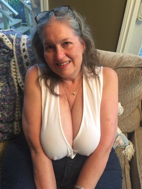 Amateur Mature Braless Telegraph