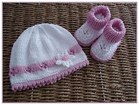 Free banded knit beanie pattern in 4 sizes! Baby Knitting Pattern for Baby Girls or by ...