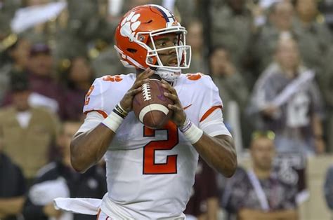 Texas A M College Gameday Sign Compares Clemson Qb Kelly Bryant To