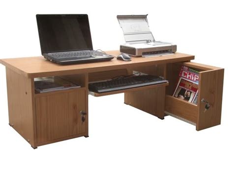 Berikut contoh gambar model meja komputer laptop minimalis murah terbaru sebagai inspirasi anda dalam memilih model meja komputer yang tepat sesuai dengan yang anda inginkan. Model Meja Komputer Lesehan Terbaru